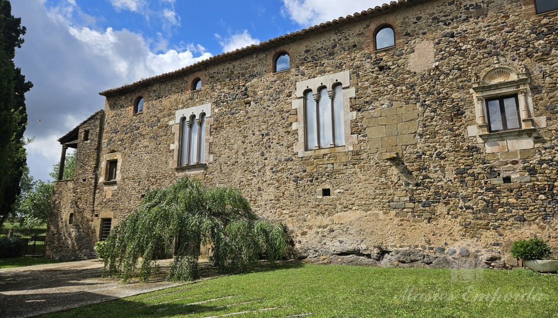 Fachada de la masía 