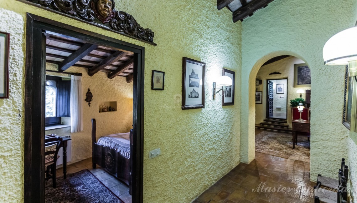 Accés a altres habitacions de la primera planta