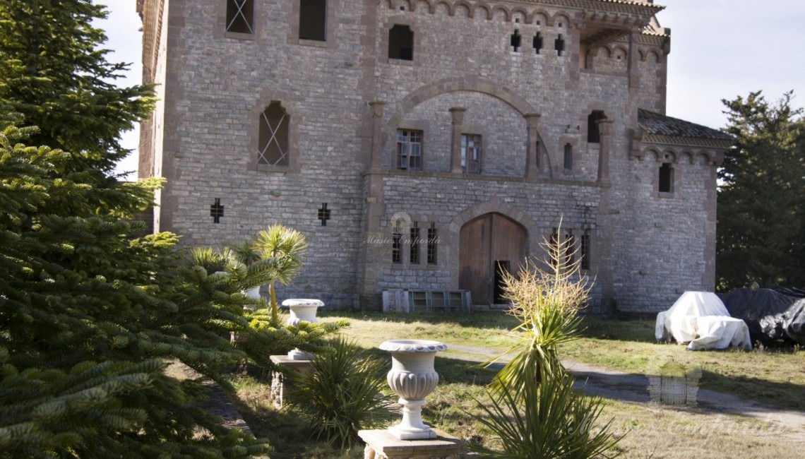 Vistas desde el jardín del castillo. Vistas desde el jardín del castillo.
