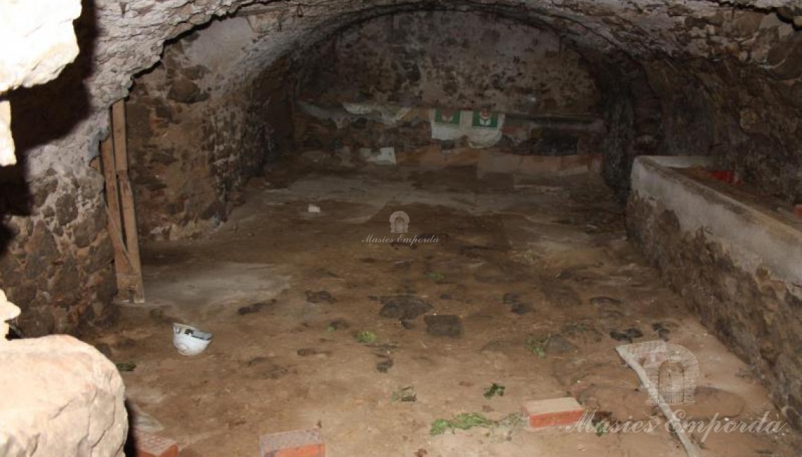 Interior de las cuadras con cubierta abovedada