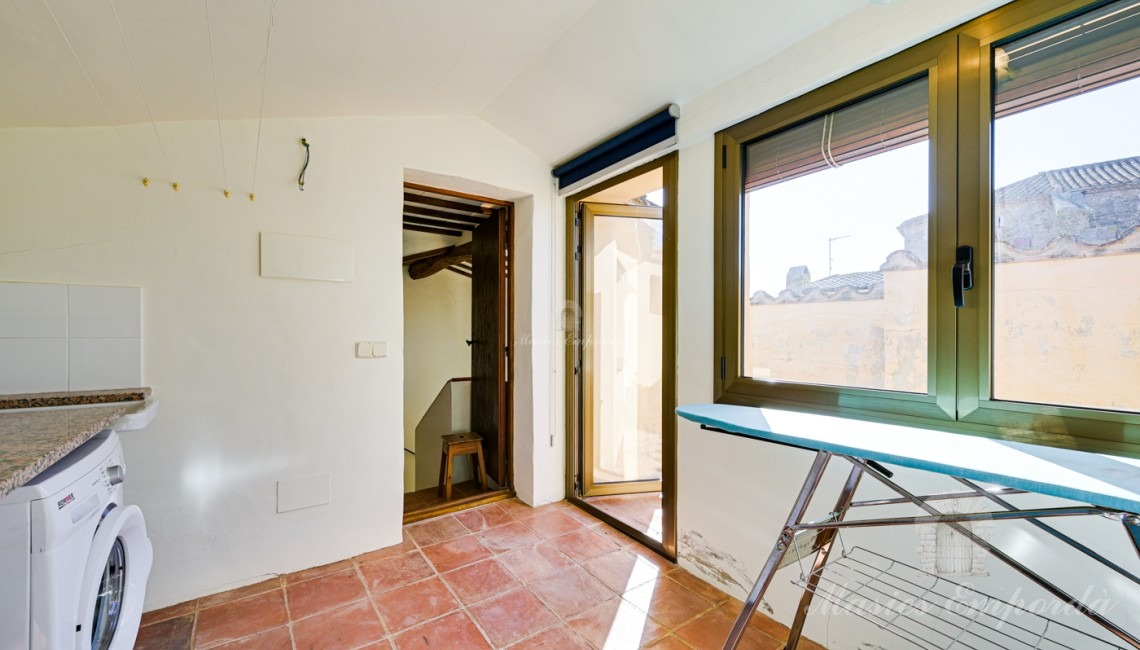 Golfa sala de maquines i terrassa