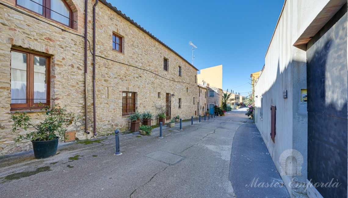 Façana de la casa i carrers