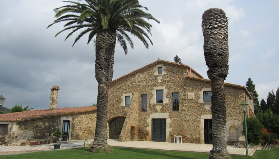 Façana de la masia