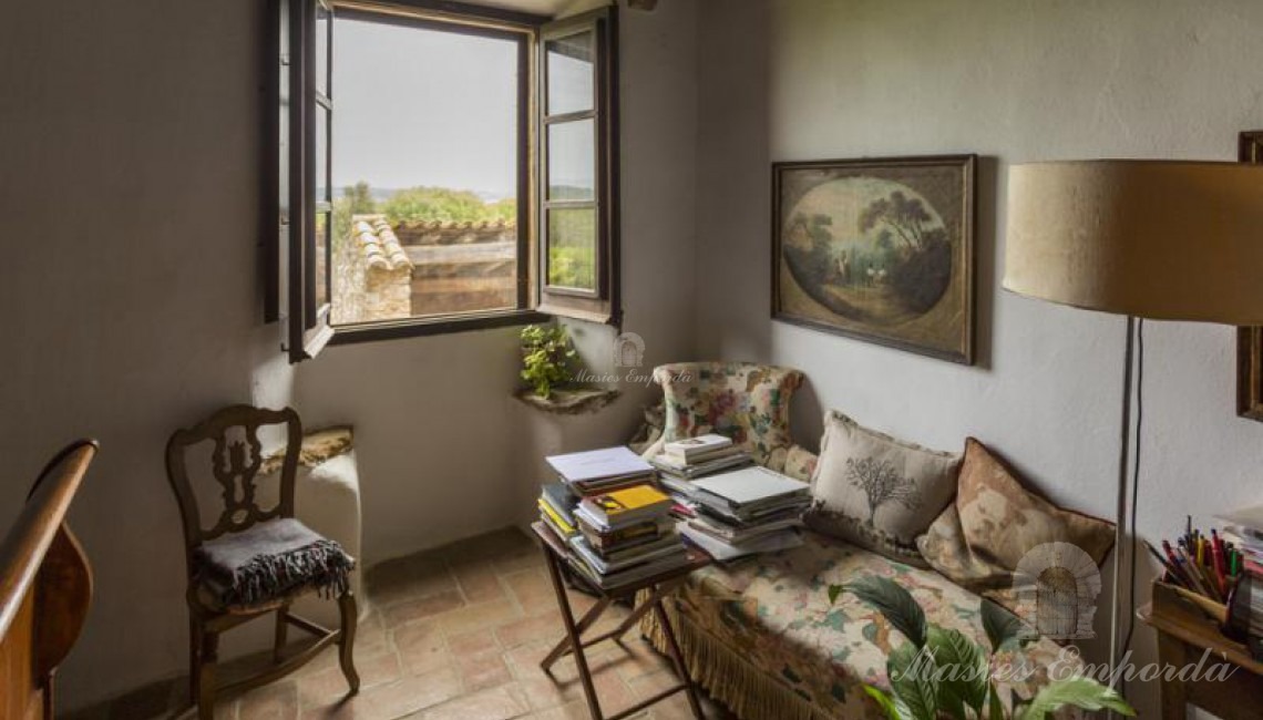Habitación doble de la planta con vistas al jardín y los campos de la propiedad 