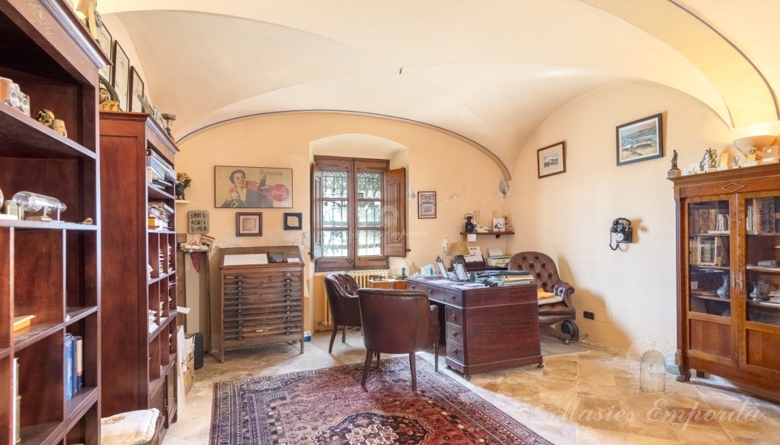 Despatx de la planta baixa