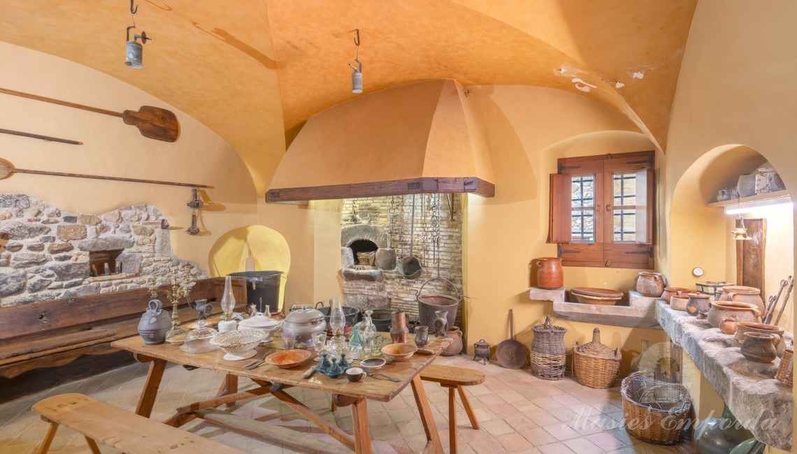 Xemeneia de la cuina antiga de la masia