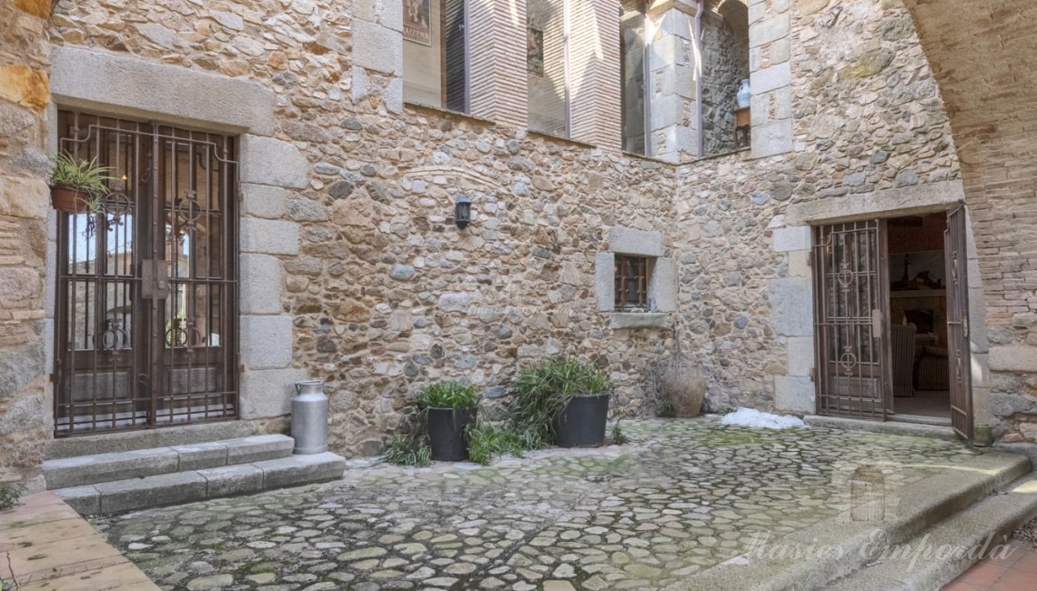 Pati interior de la masia