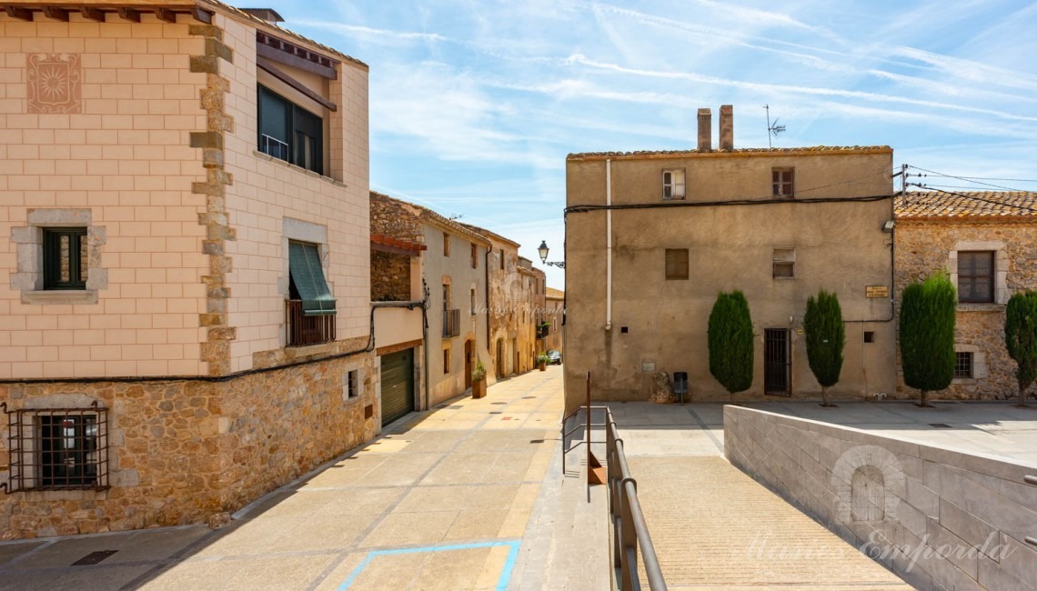 Vistes de la façana de la casa