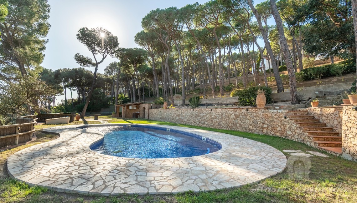 Vistas de la piscina y el mar