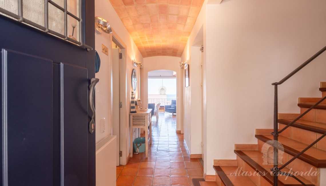 Entrada a la vivienda 