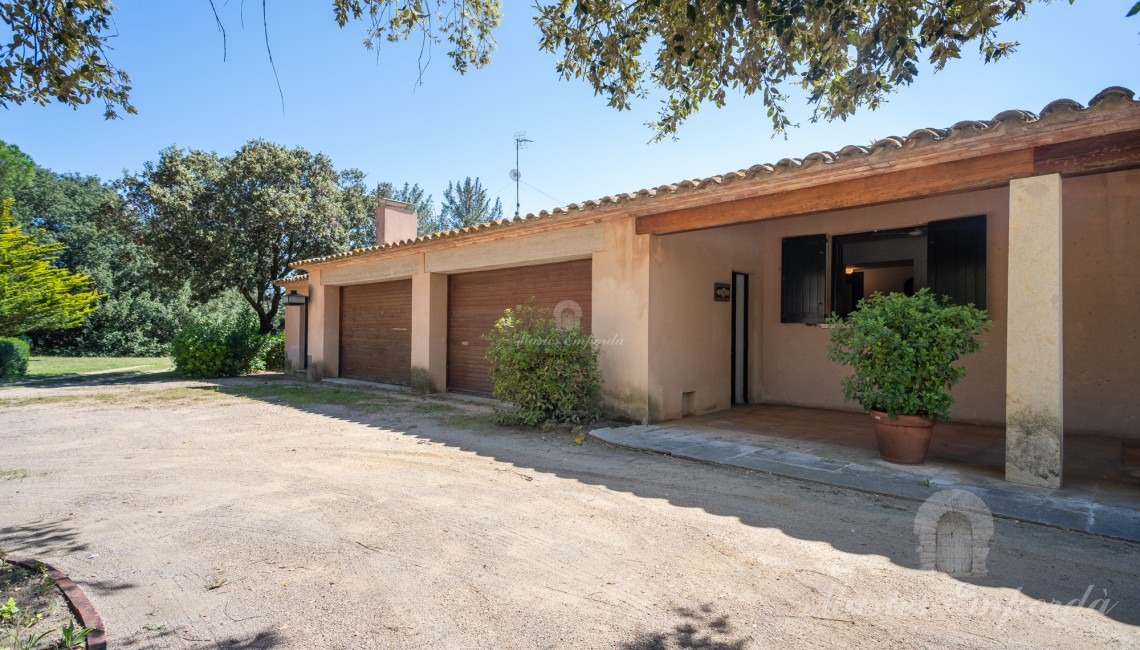 Garatge de la casa principal