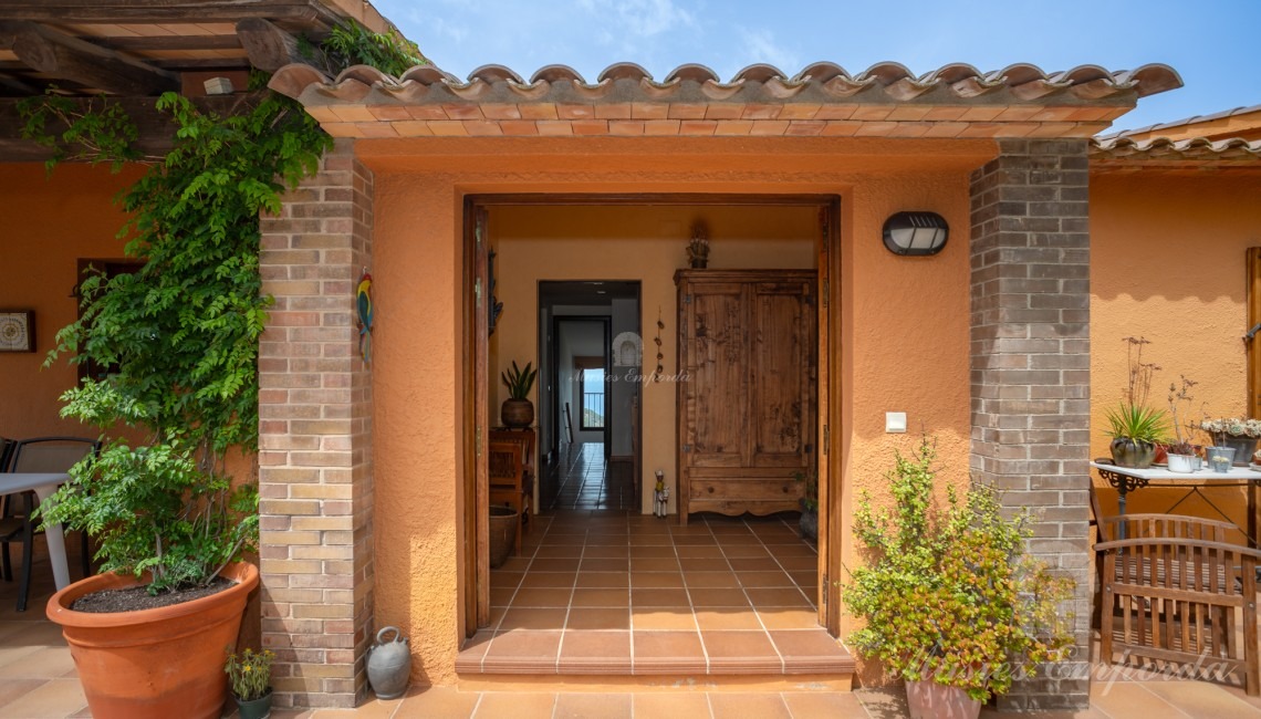 Vista de l'entrada casa