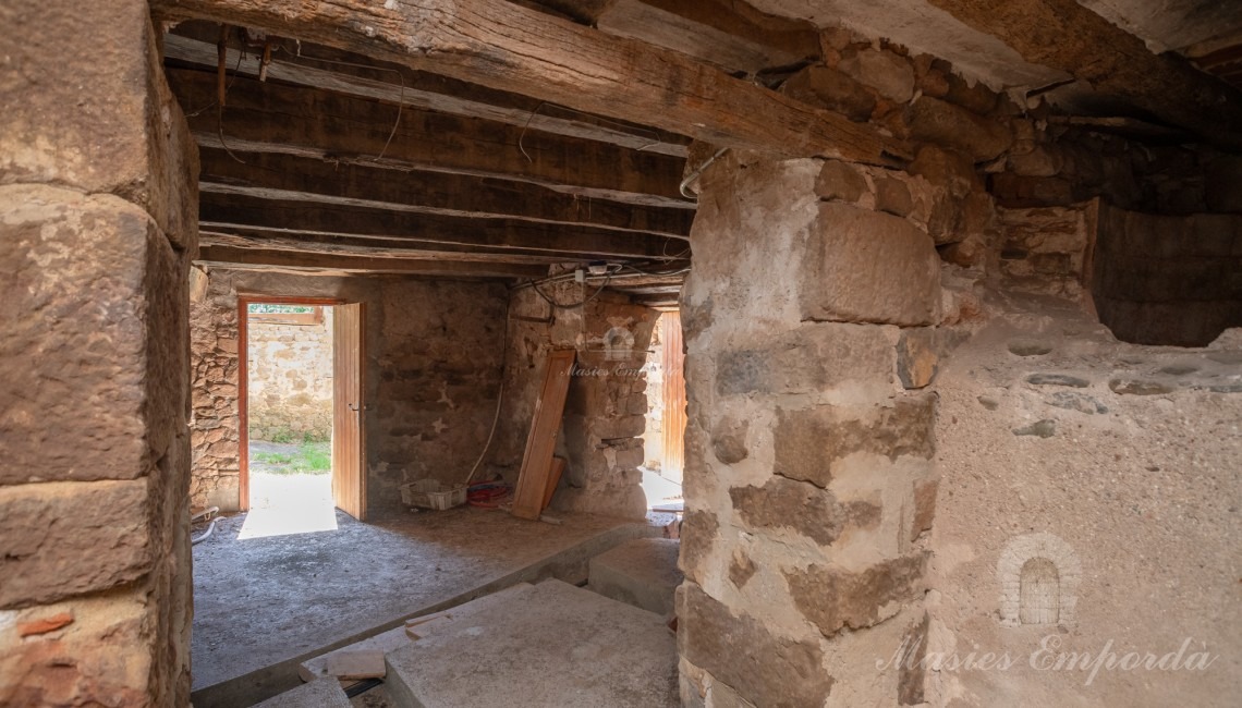 Planta baixa de la masia antiga quadres de bestiar i magatzems