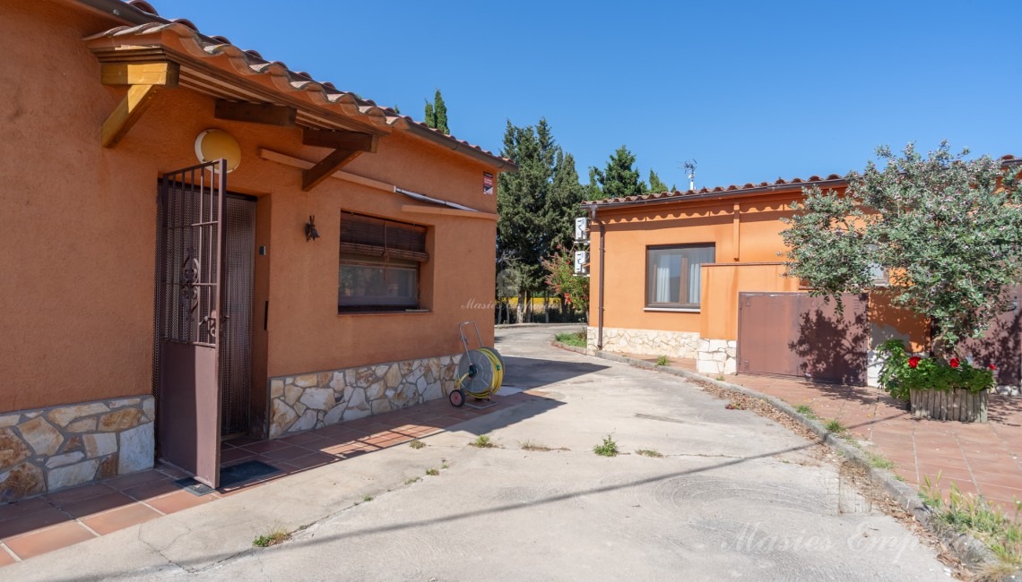 Entrada a la segona casa