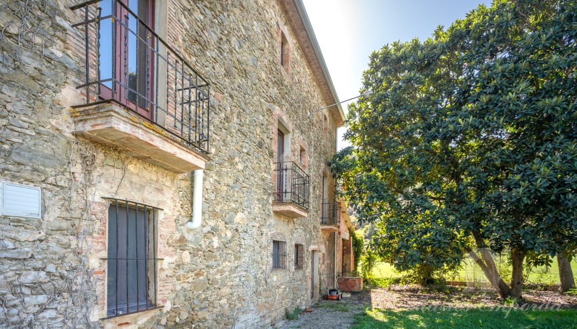 Façana de la masia