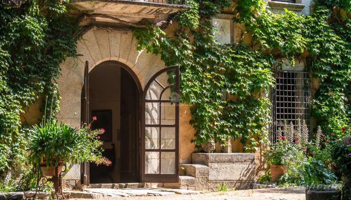 Entrada a la masia