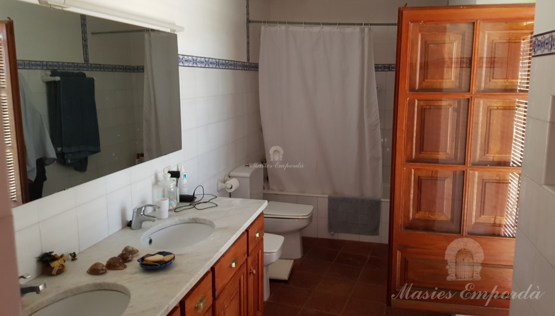 Baño completo de la suite 