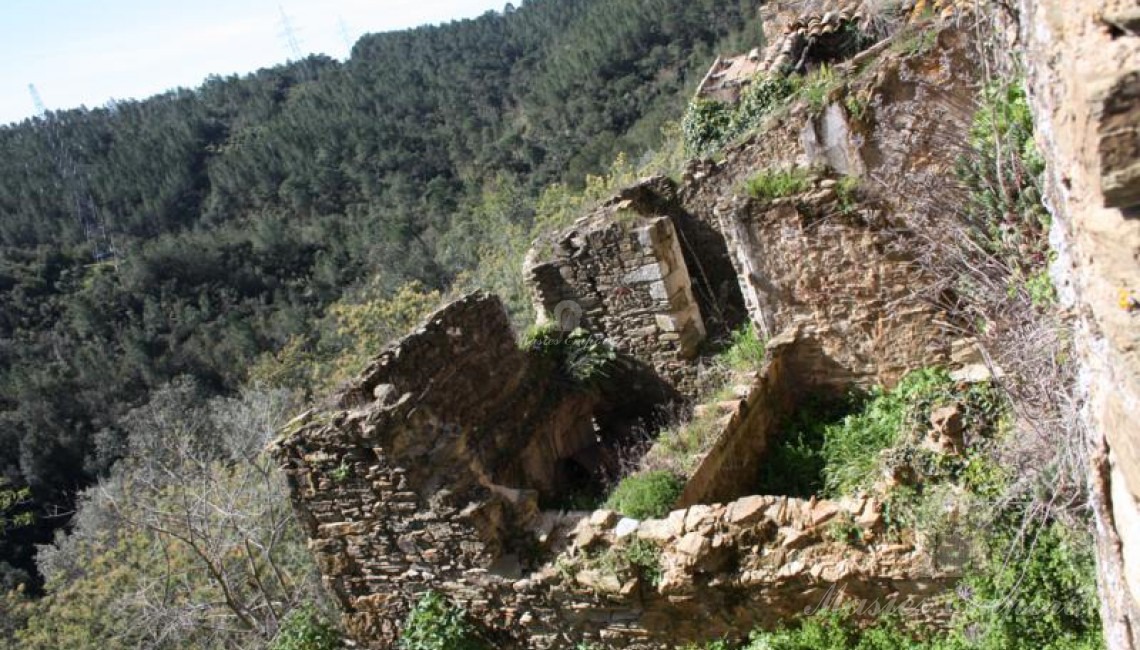 Annexos de la masia vistos des de la primera planta
