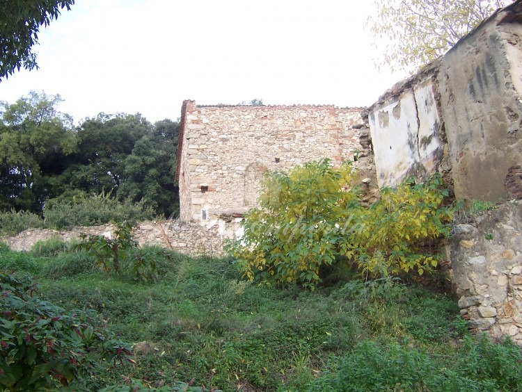 Lateral de la casa con anexos