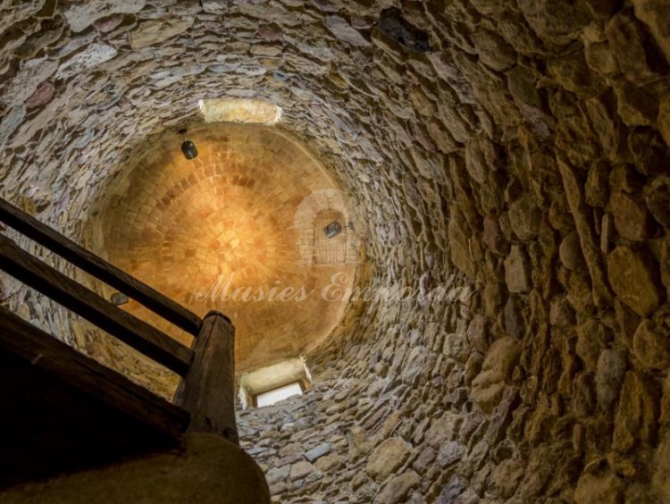 Vista de la cúpula de la torre de defensa de la casa 