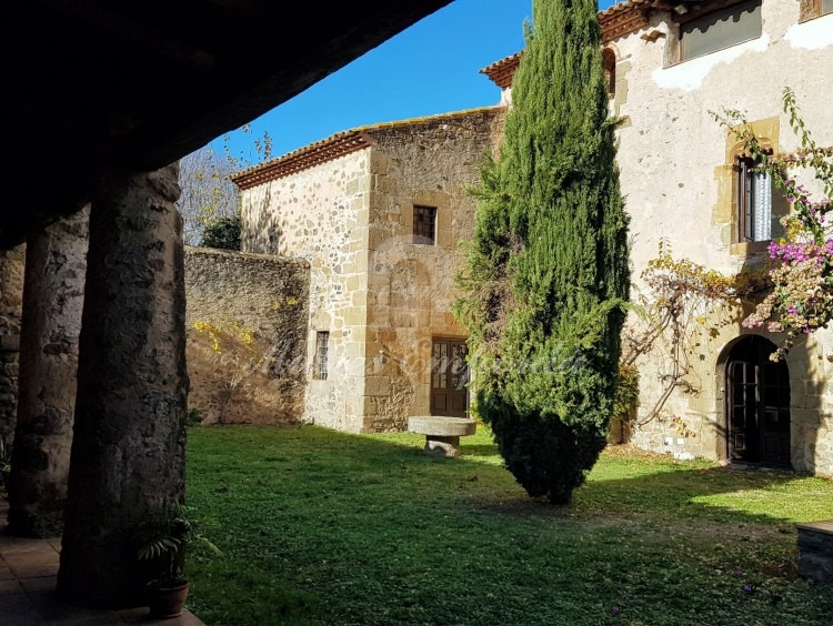 Façana de la masia