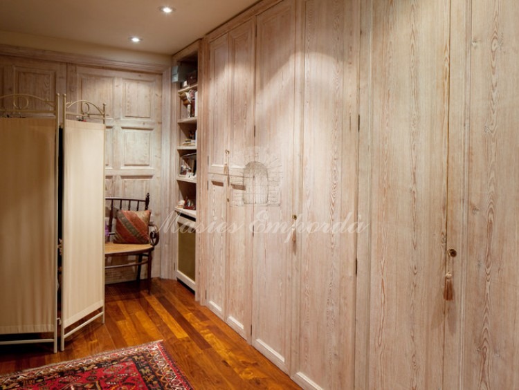Vestidor de la suite principal de la casa