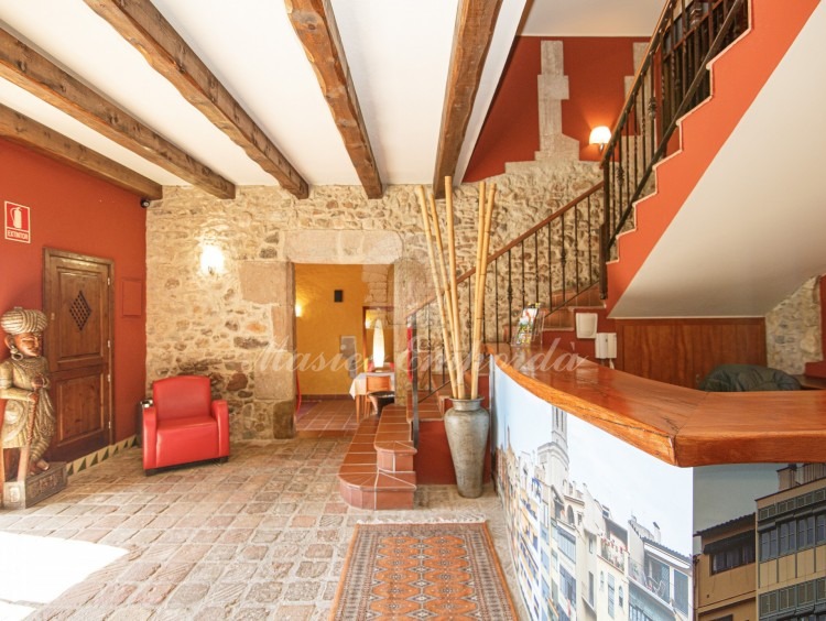 Entrada distribuïdor de la planta baixa de la masia