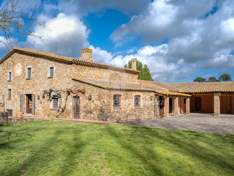 Vistes de la masia