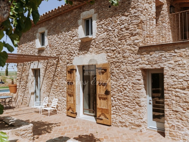 Vistes de la façana sud de la casa