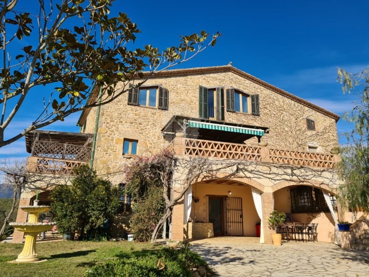 Vista del conjunt de la masia